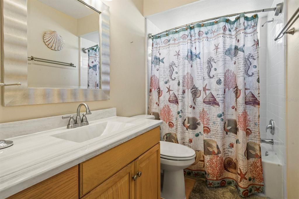 На продажу: $385,000 (3 спален, 2 ванн, 1677 Квадратных фут)