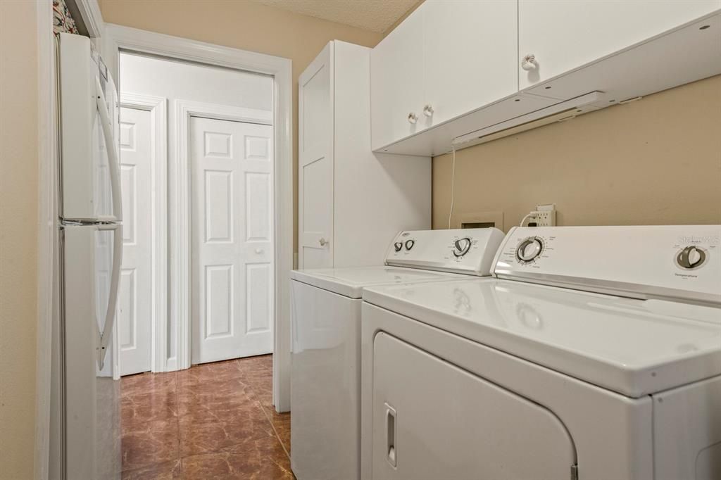 На продажу: $385,000 (3 спален, 2 ванн, 1677 Квадратных фут)