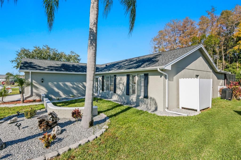 На продажу: $385,000 (3 спален, 2 ванн, 1677 Квадратных фут)