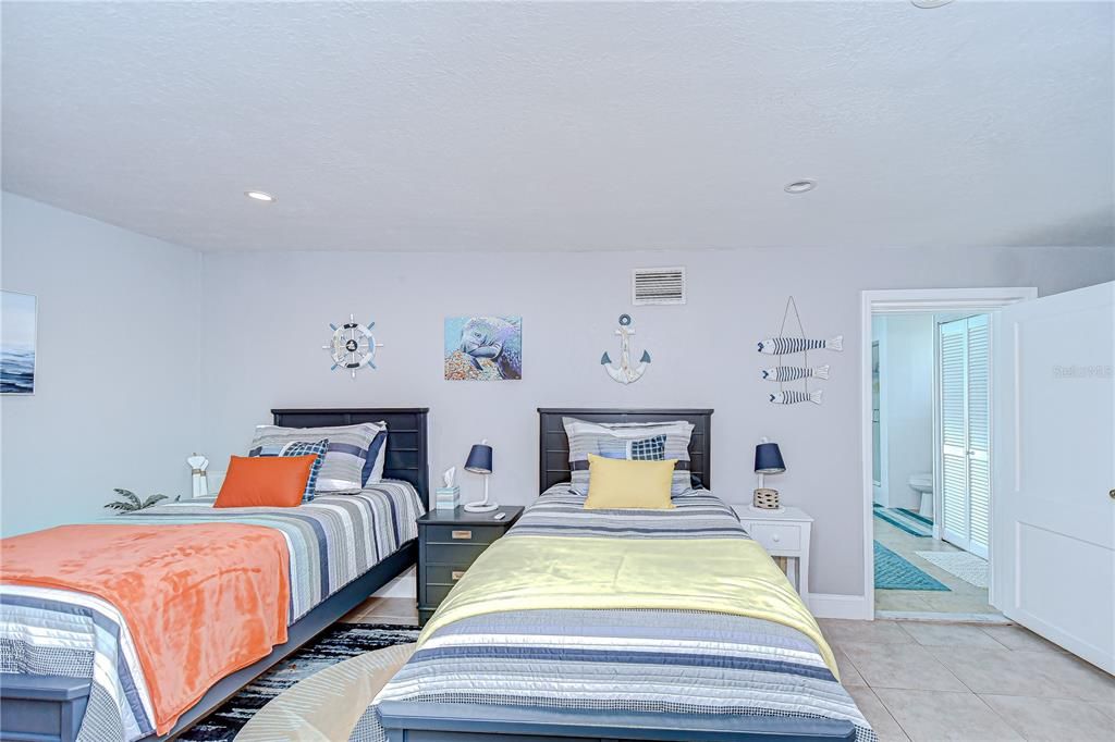 На продажу: $634,900 (3 спален, 2 ванн, 1556 Квадратных фут)