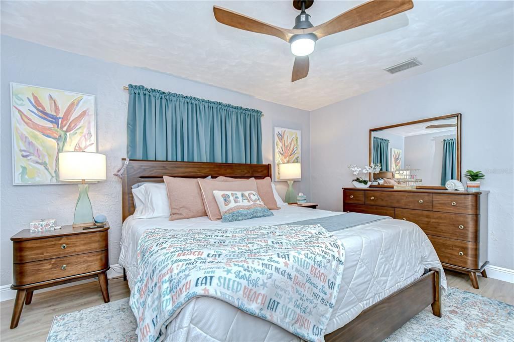 На продажу: $634,900 (3 спален, 2 ванн, 1556 Квадратных фут)