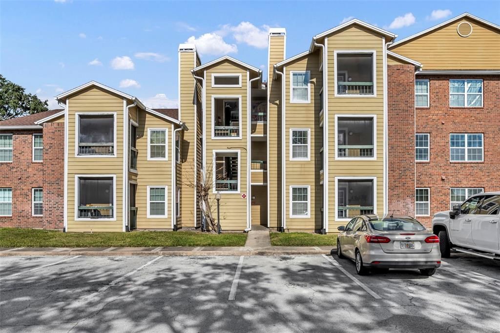 待售: $120,000 (2 贝兹, 2 浴室, 935 平方英尺)