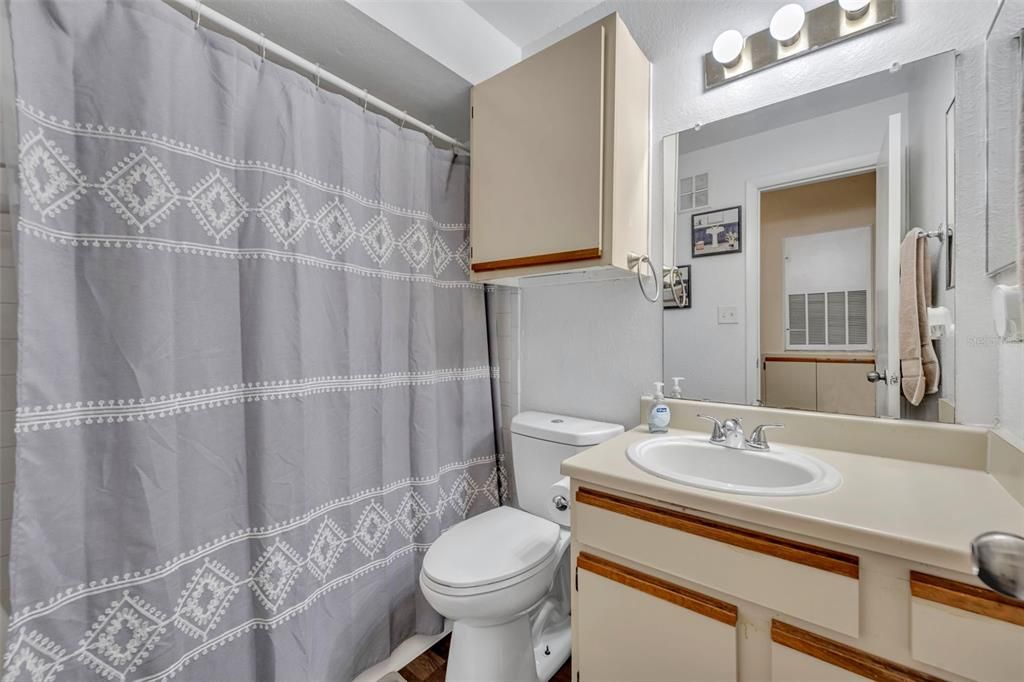 待售: $120,000 (2 贝兹, 2 浴室, 935 平方英尺)