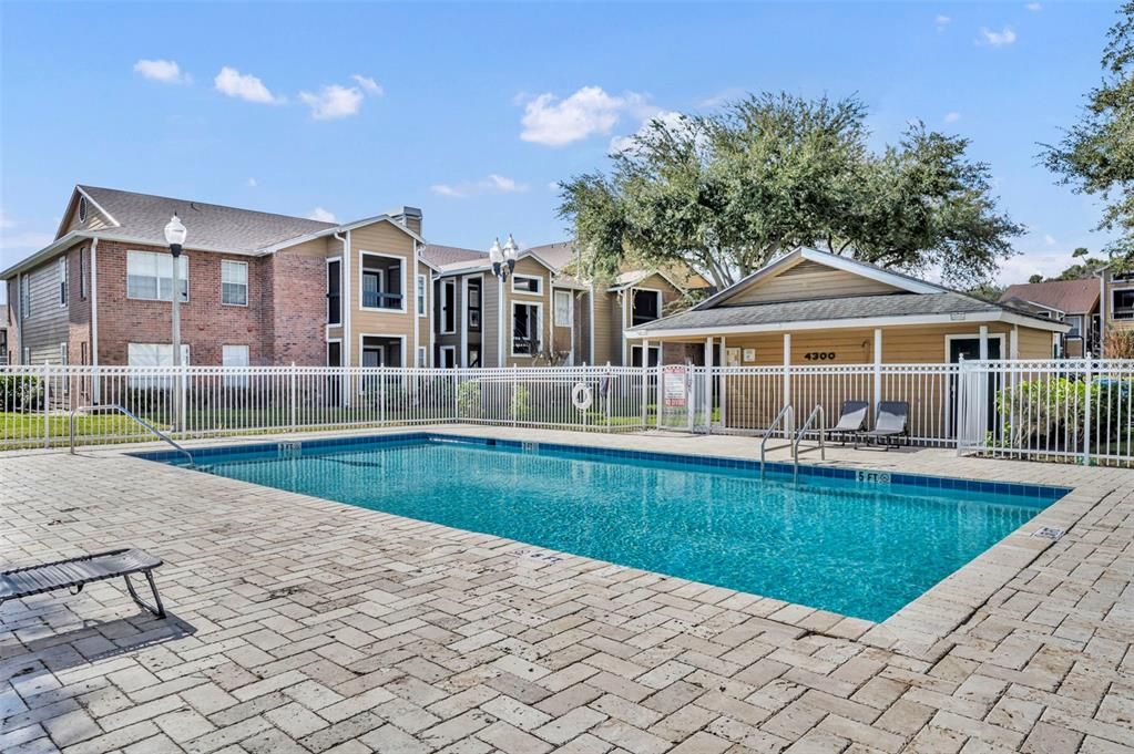 待售: $120,000 (2 贝兹, 2 浴室, 935 平方英尺)