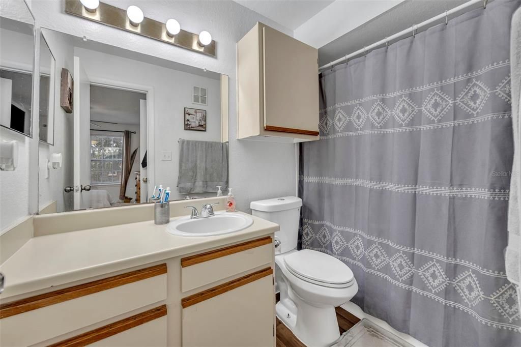 待售: $120,000 (2 贝兹, 2 浴室, 935 平方英尺)