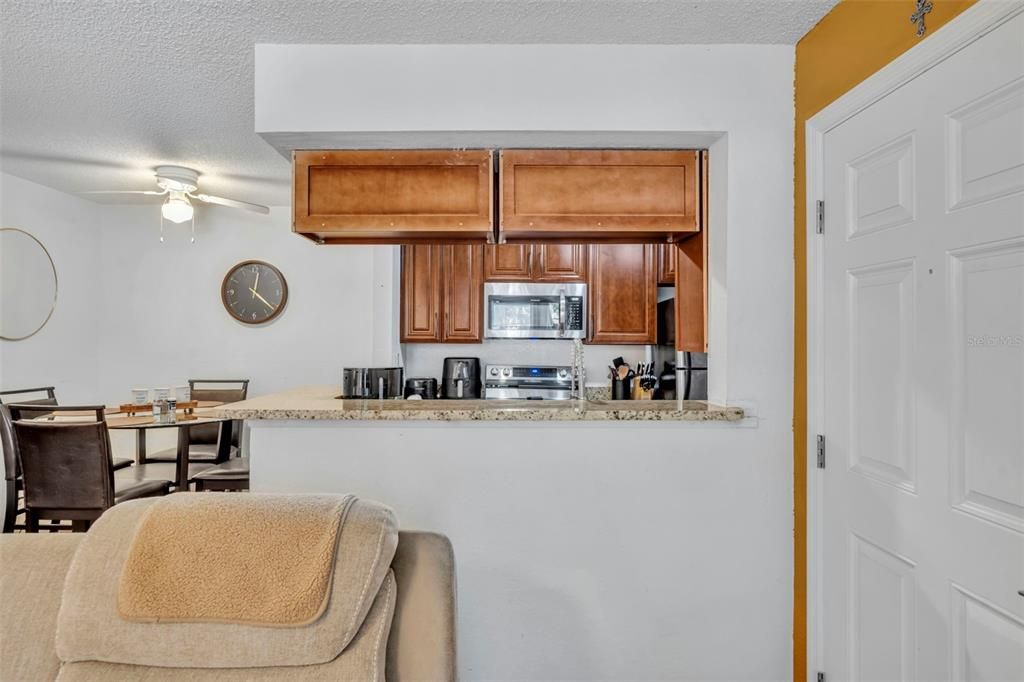 待售: $120,000 (2 贝兹, 2 浴室, 935 平方英尺)