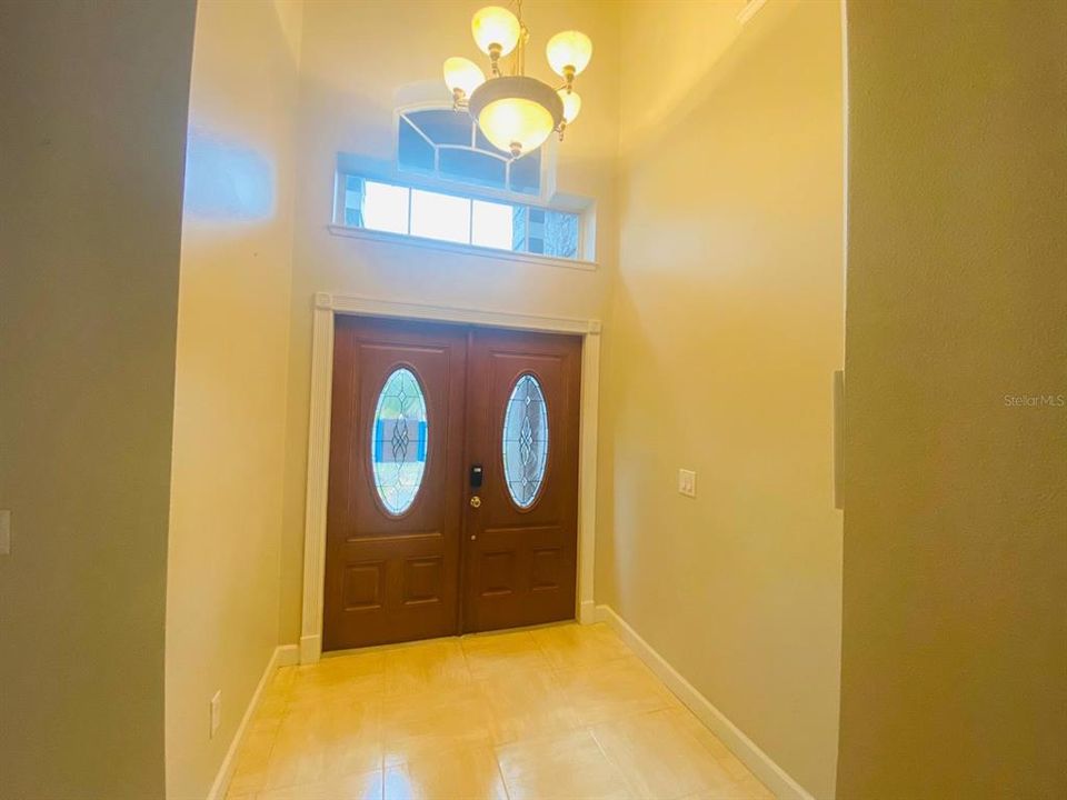 For Rent: $3,000 (4 beds, 2 baths, 2563 Square Feet)