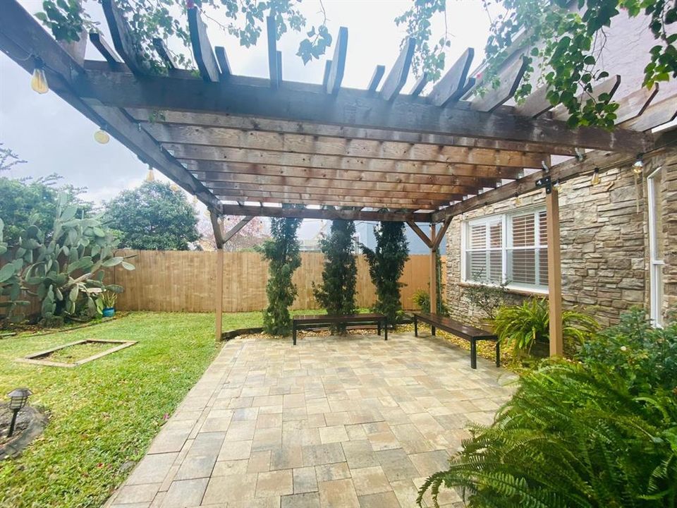 For Rent: $3,000 (4 beds, 2 baths, 2563 Square Feet)