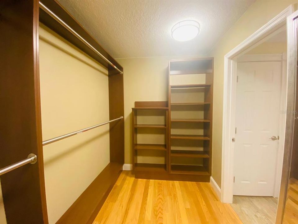 For Rent: $3,000 (4 beds, 2 baths, 2563 Square Feet)