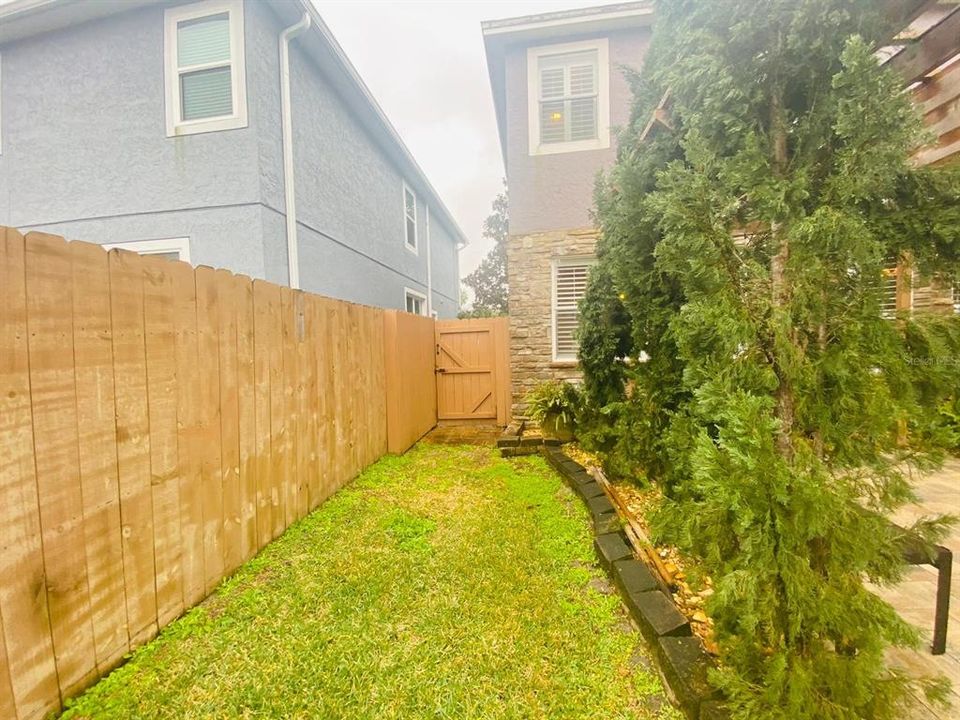 For Rent: $3,000 (4 beds, 2 baths, 2563 Square Feet)