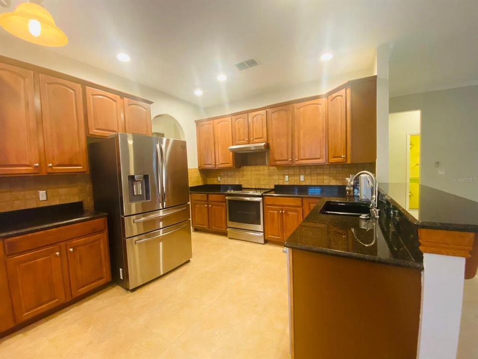 For Rent: $3,000 (4 beds, 2 baths, 2563 Square Feet)