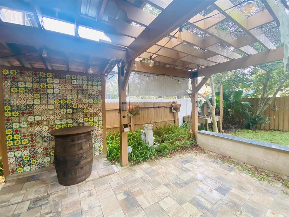 For Rent: $3,000 (4 beds, 2 baths, 2563 Square Feet)