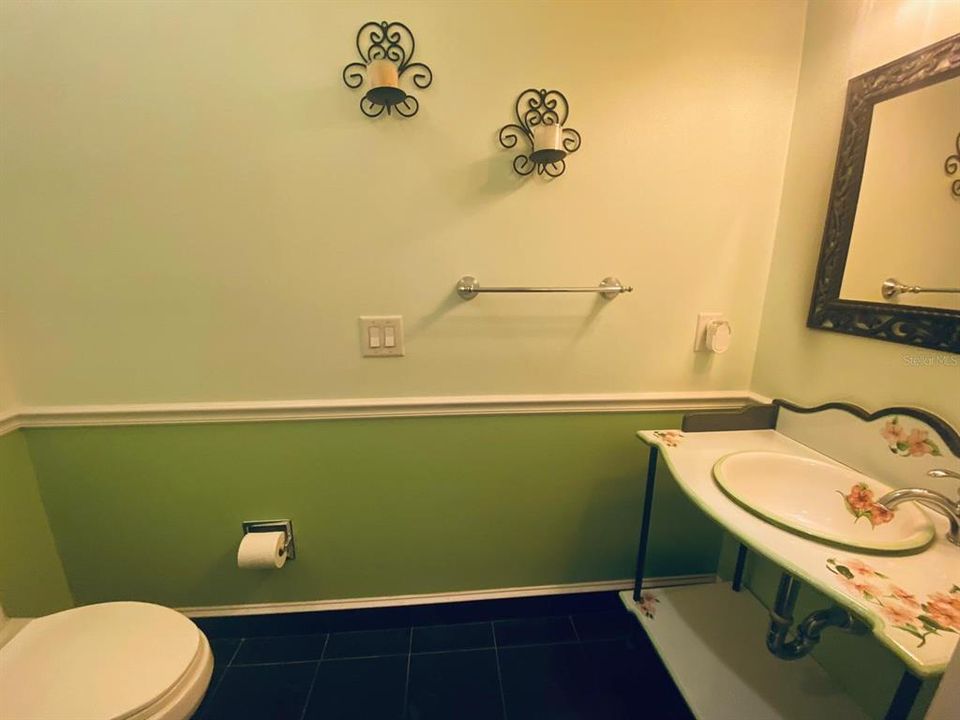 For Rent: $3,000 (4 beds, 2 baths, 2563 Square Feet)