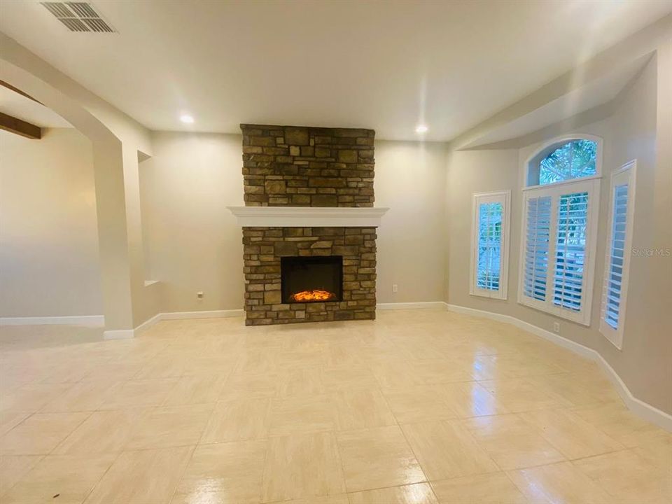 For Rent: $3,000 (4 beds, 2 baths, 2563 Square Feet)