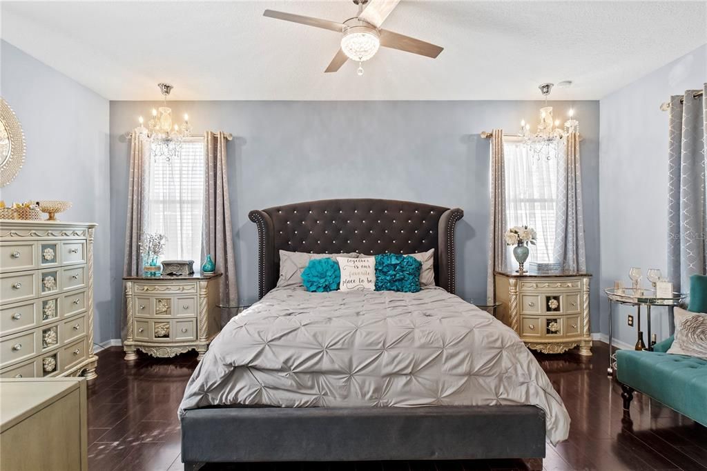 En Venta: $570,000 (4 camas, 4 baños, 3171 Pies cuadrados)