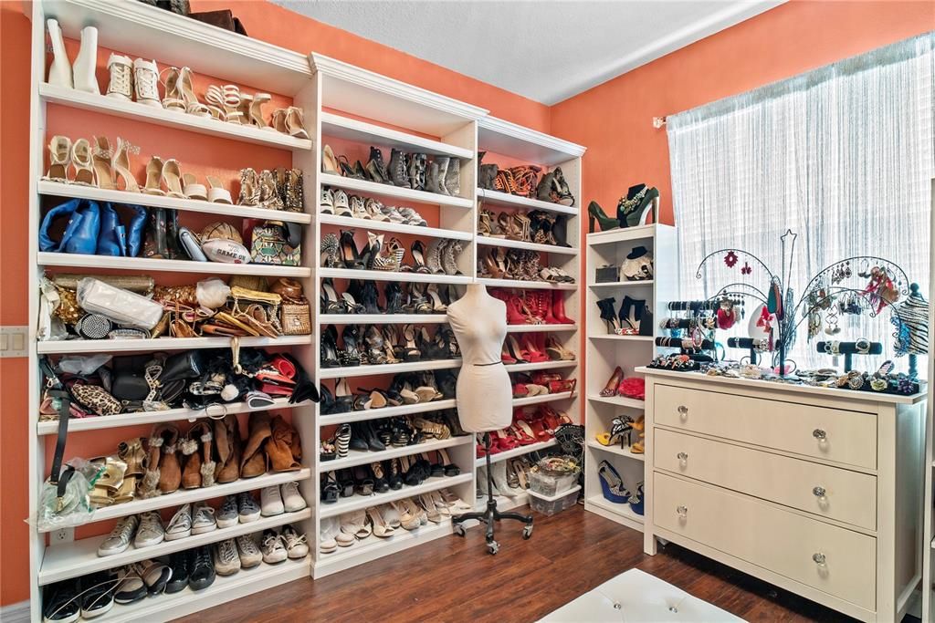 En Venta: $570,000 (4 camas, 4 baños, 3171 Pies cuadrados)