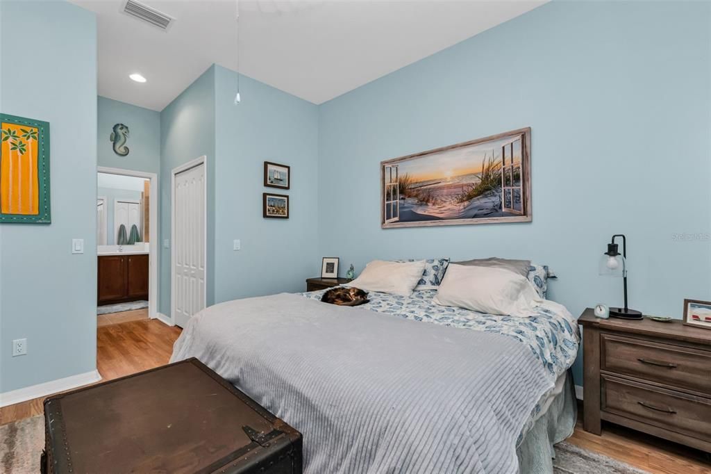 En Venta: $295,000 (2 camas, 2 baños, 1387 Pies cuadrados)