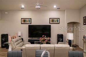 For Sale: $380,000 (4 beds, 2 baths, 1715 Square Feet)