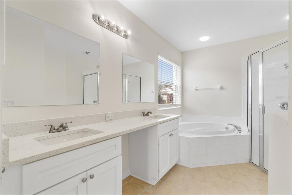 待售: $349,900 (3 贝兹, 2 浴室, 2034 平方英尺)