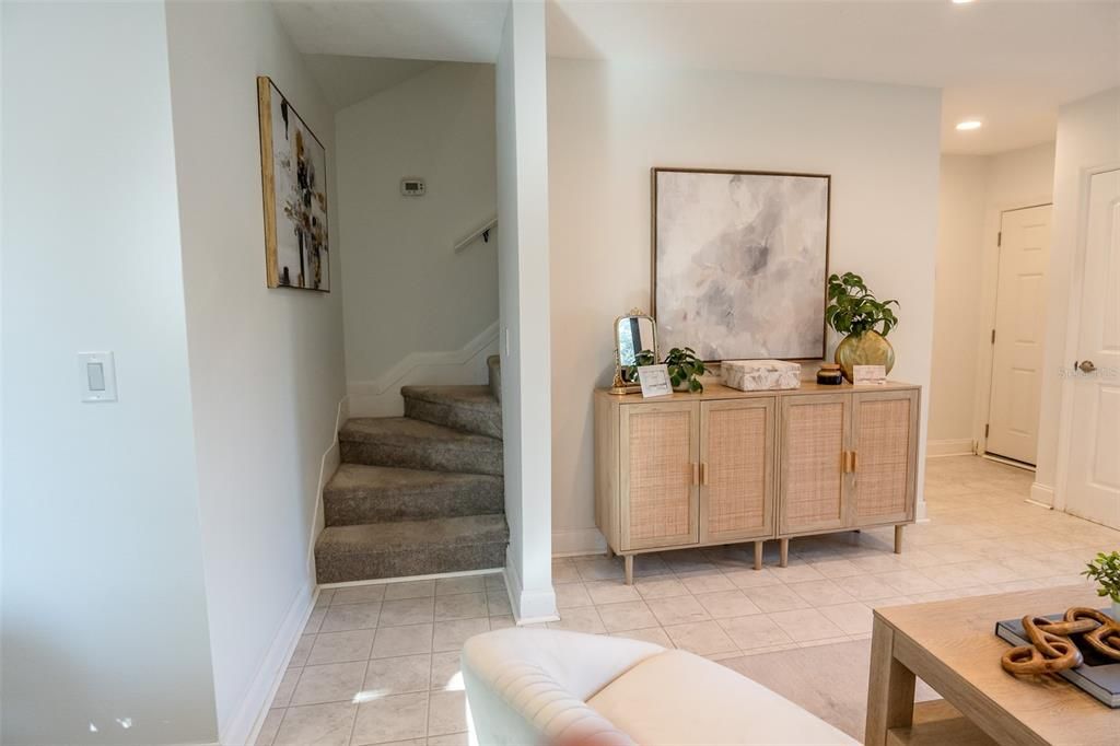 For Sale: $199,999 (1 beds, 1 baths, 830 Square Feet)