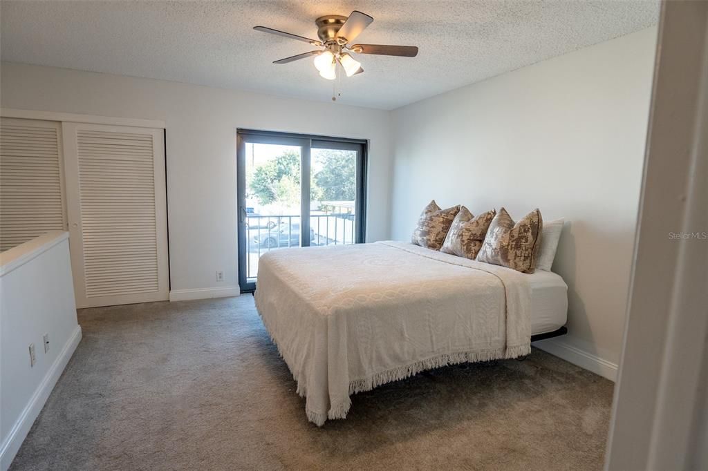 For Sale: $199,999 (1 beds, 1 baths, 830 Square Feet)