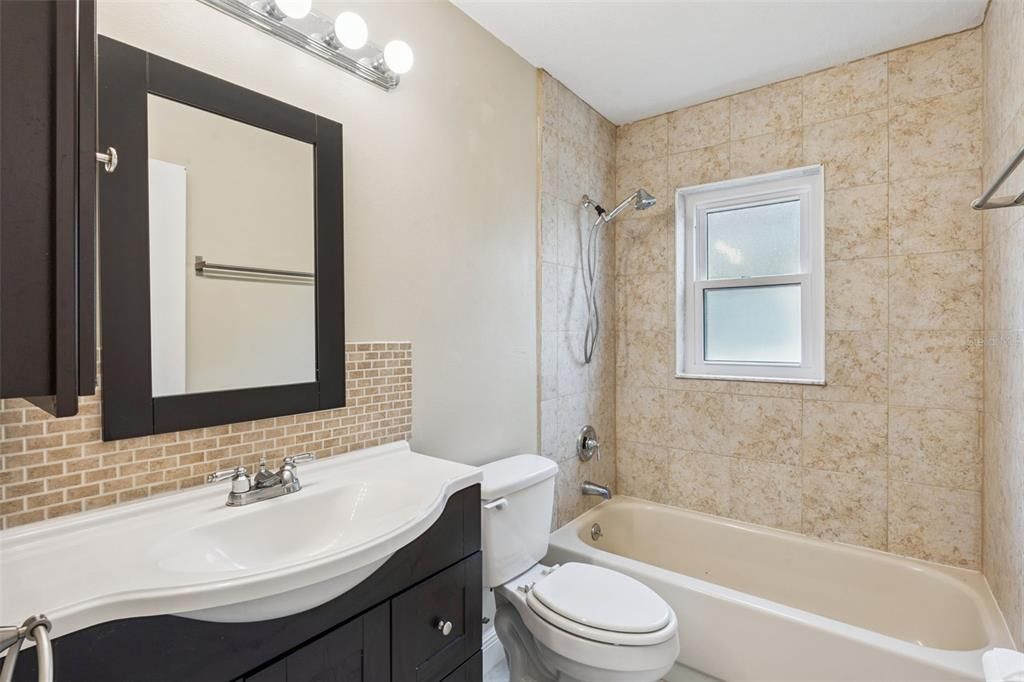 待售: $434,998 (3 贝兹, 2 浴室, 1396 平方英尺)