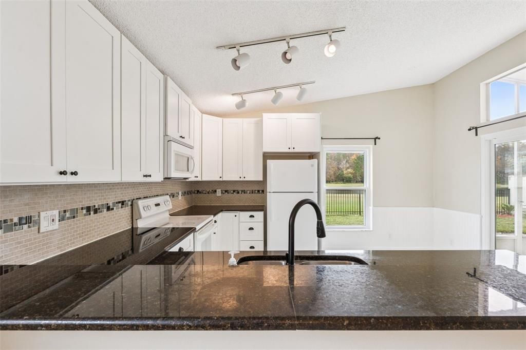 待售: $434,998 (3 贝兹, 2 浴室, 1396 平方英尺)