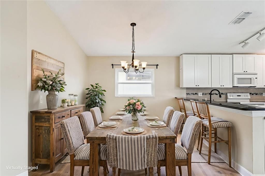 待售: $434,998 (3 贝兹, 2 浴室, 1396 平方英尺)