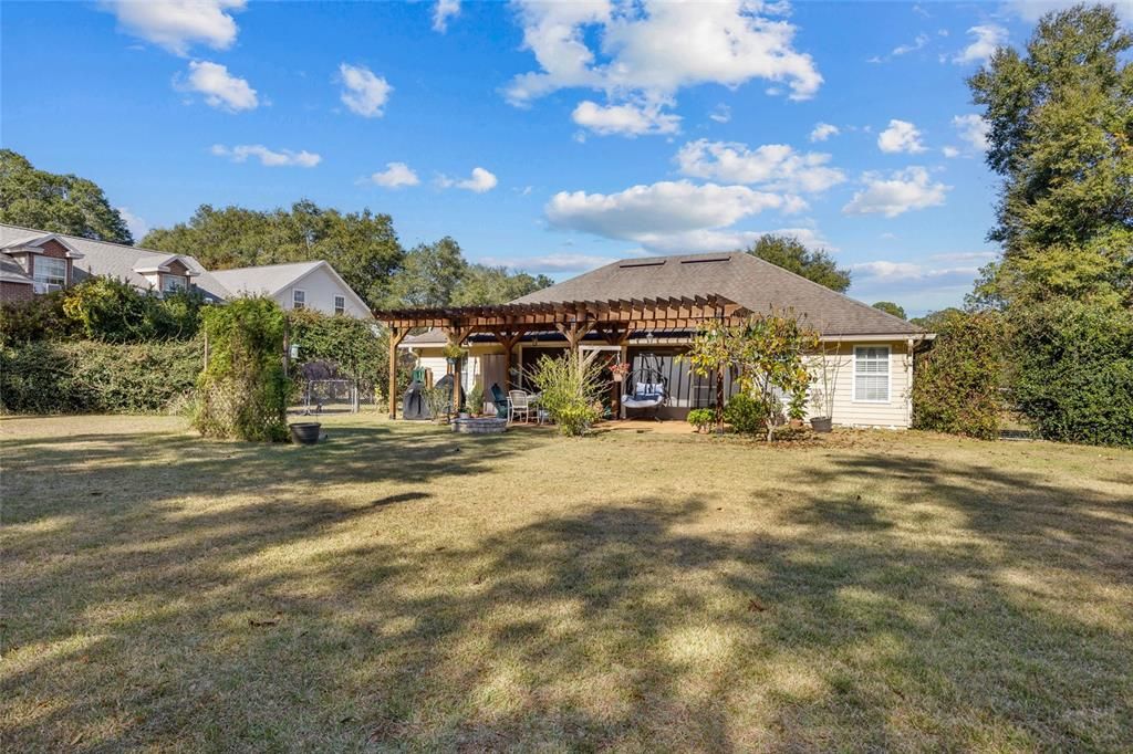 For Sale: $400,000 (4 beds, 2 baths, 1924 Square Feet)