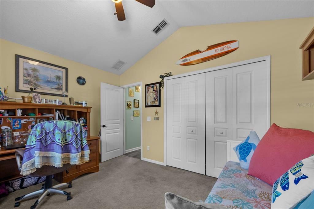 For Sale: $400,000 (4 beds, 2 baths, 1924 Square Feet)