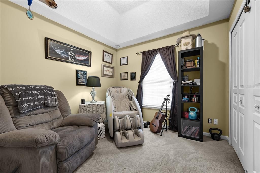 For Sale: $400,000 (4 beds, 2 baths, 1924 Square Feet)