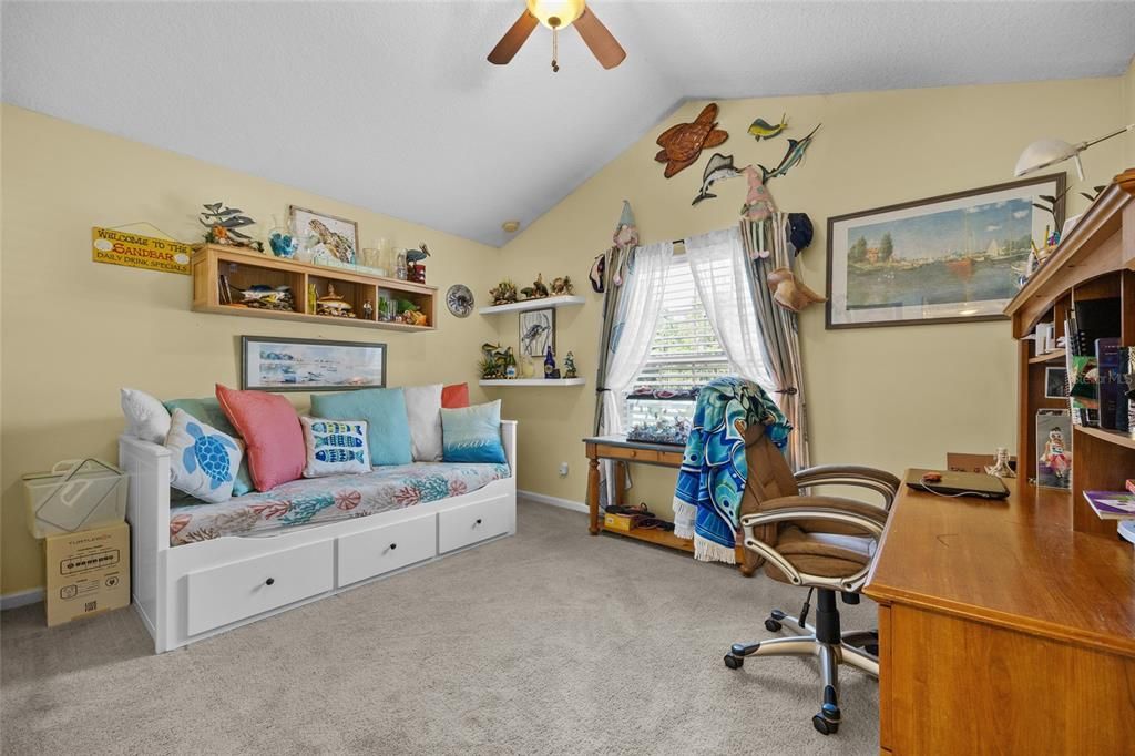 For Sale: $400,000 (4 beds, 2 baths, 1924 Square Feet)