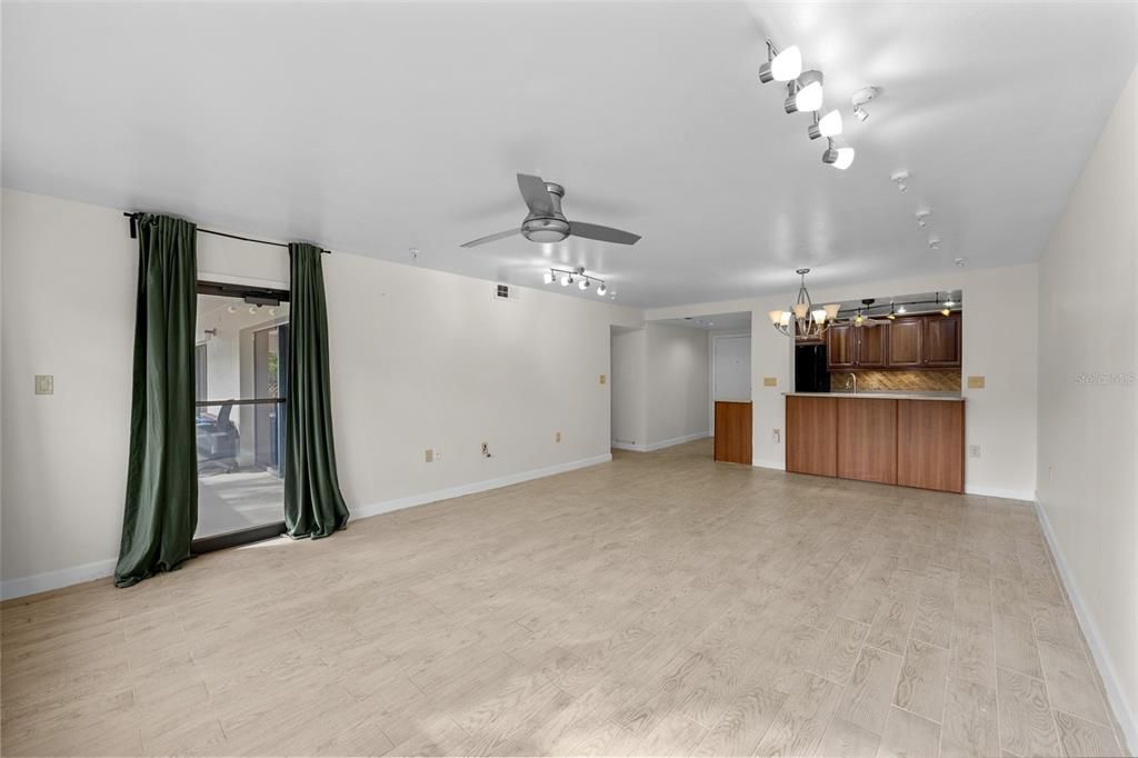 出租: $2,500 (2 贝兹, 2 浴室, 1280 平方英尺)