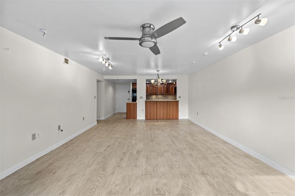 出租: $2,500 (2 贝兹, 2 浴室, 1280 平方英尺)