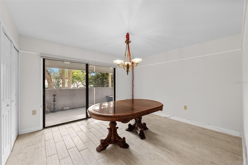 出租: $2,500 (2 贝兹, 2 浴室, 1280 平方英尺)