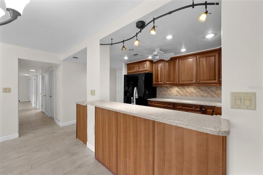 出租: $2,500 (2 贝兹, 2 浴室, 1280 平方英尺)