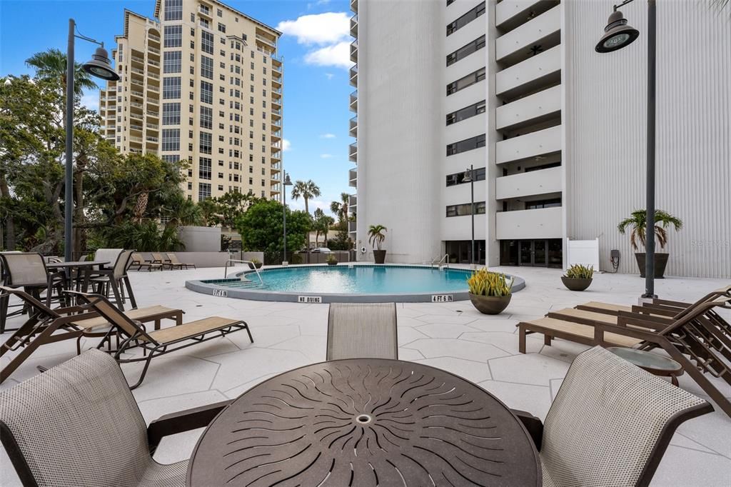 出租: $2,500 (2 贝兹, 2 浴室, 1280 平方英尺)