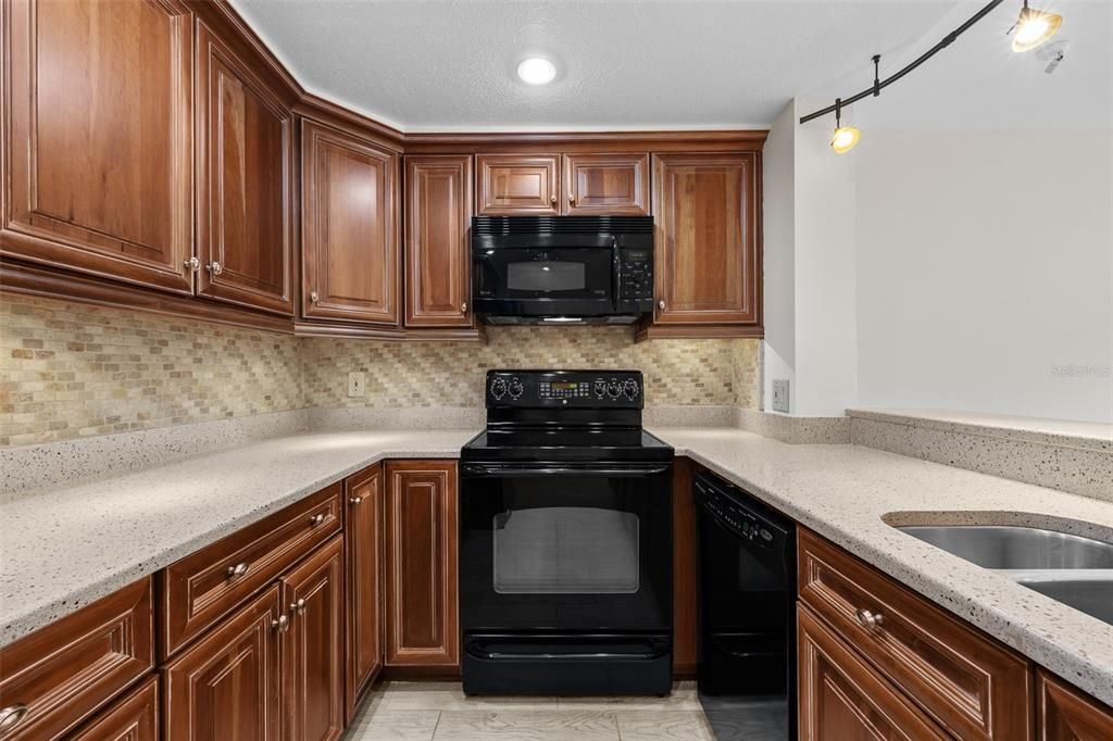 出租: $2,500 (2 贝兹, 2 浴室, 1280 平方英尺)