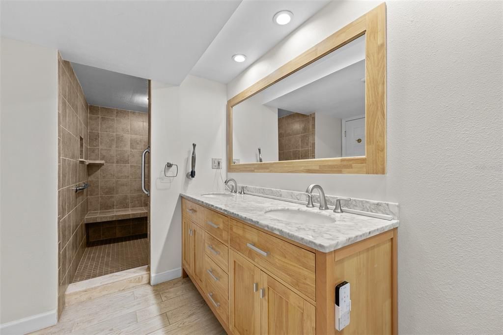 出租: $2,500 (2 贝兹, 2 浴室, 1280 平方英尺)