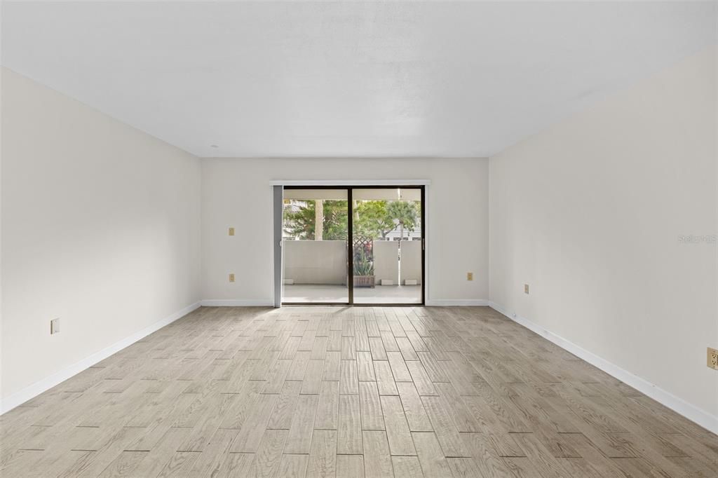 出租: $2,500 (2 贝兹, 2 浴室, 1280 平方英尺)