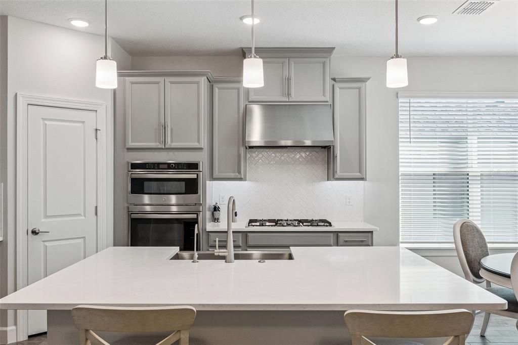 待售: $444,500 (2 贝兹, 2 浴室, 1610 平方英尺)