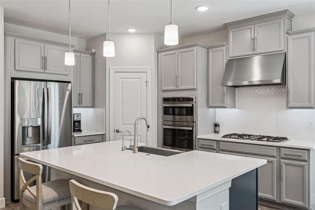 待售: $444,500 (2 贝兹, 2 浴室, 1610 平方英尺)