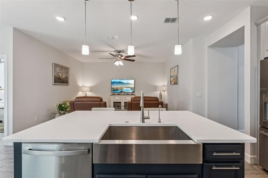 待售: $444,500 (2 贝兹, 2 浴室, 1610 平方英尺)