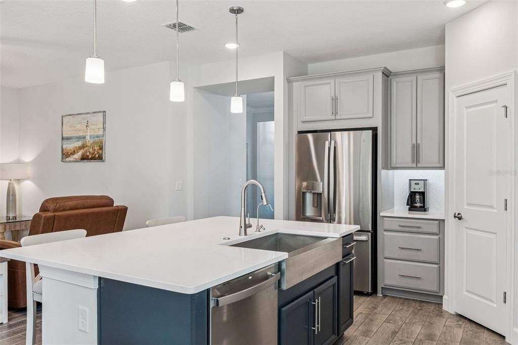 待售: $444,500 (2 贝兹, 2 浴室, 1610 平方英尺)