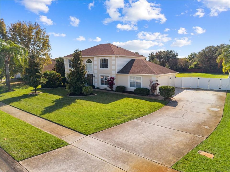 For Sale: $485,000 (4 beds, 2 baths, 2419 Square Feet)