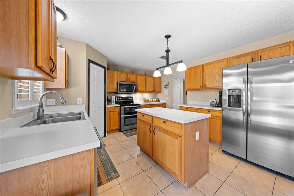 For Sale: $485,000 (4 beds, 2 baths, 2419 Square Feet)