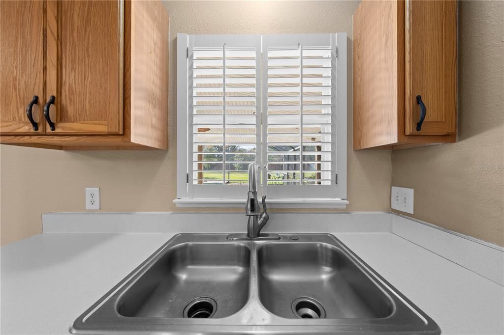 For Sale: $485,000 (4 beds, 2 baths, 2419 Square Feet)