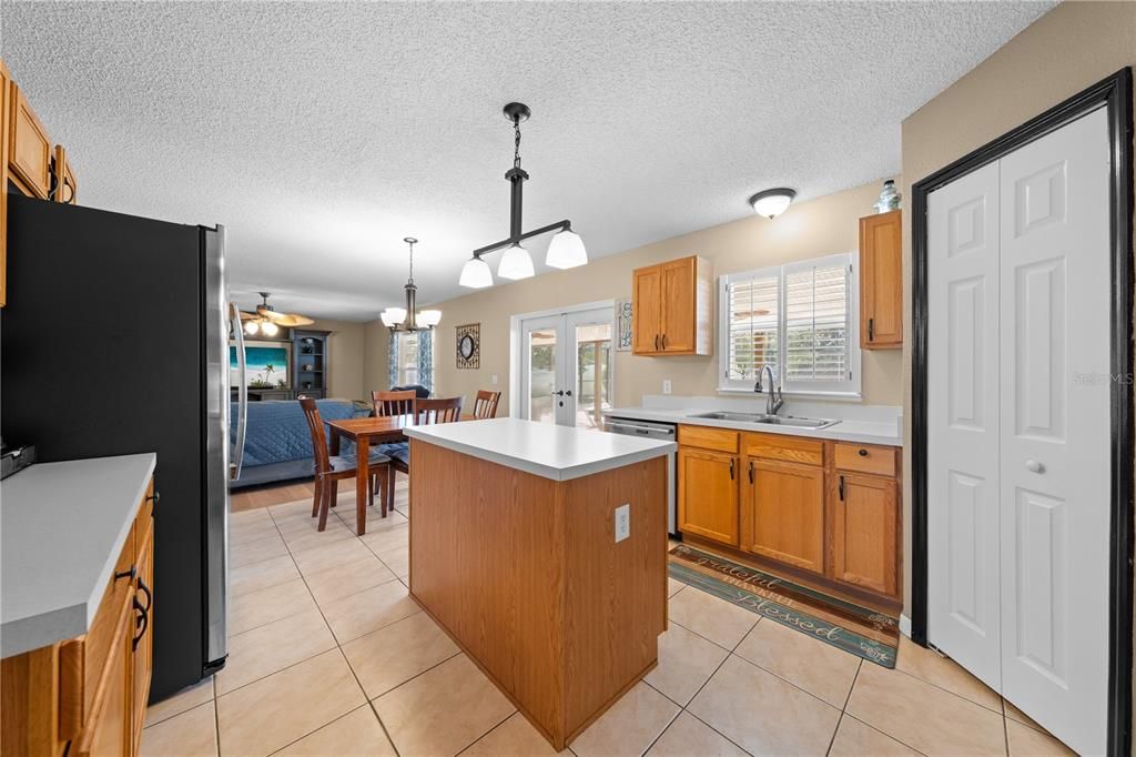 For Sale: $485,000 (4 beds, 2 baths, 2419 Square Feet)