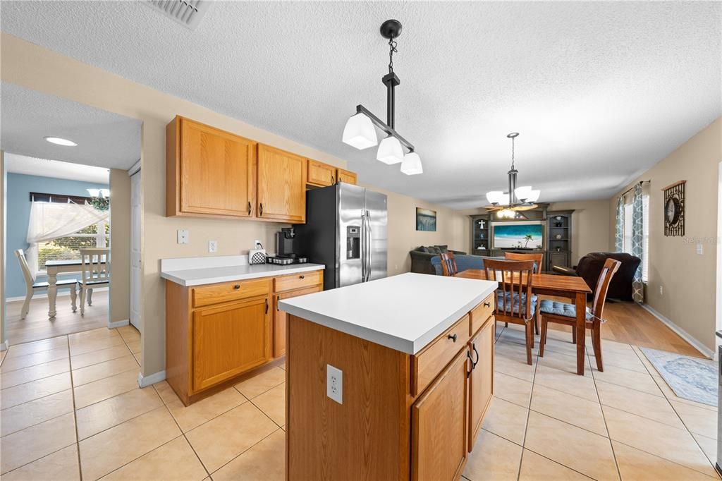 For Sale: $485,000 (4 beds, 2 baths, 2419 Square Feet)