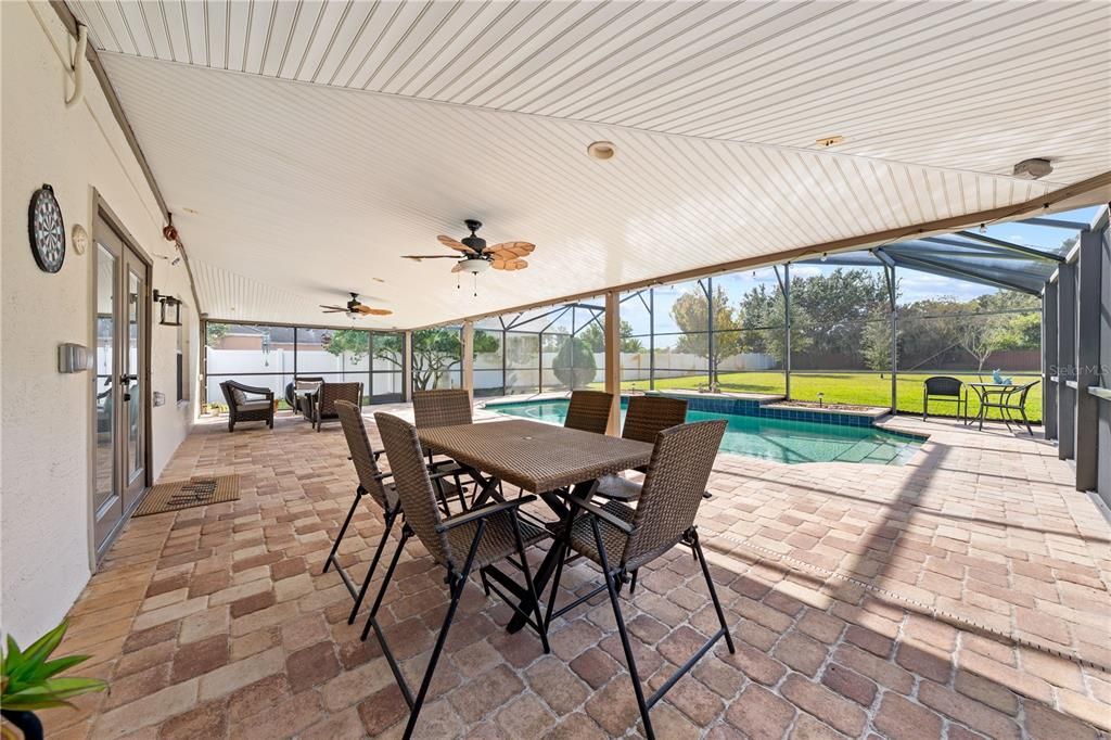 For Sale: $485,000 (4 beds, 2 baths, 2419 Square Feet)